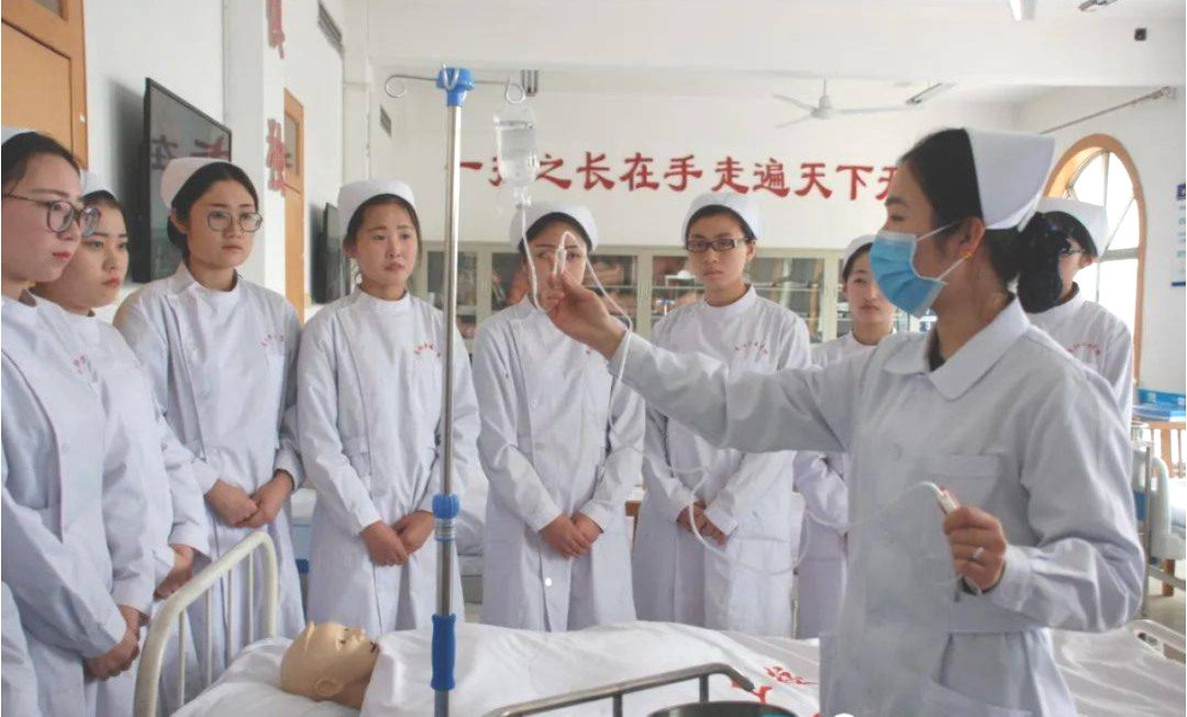 科华专业|四川科华高级技工学校——护理专业